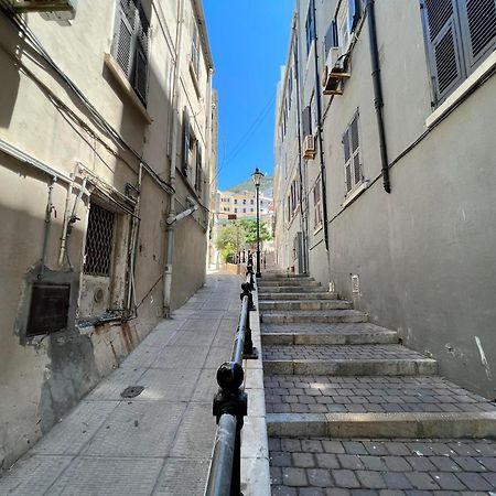 Ferienwohnung Peaceful 1Br With Shared Terrace At The Nook Gibraltar Exterior foto